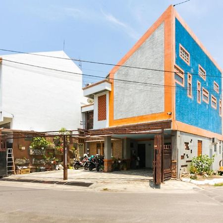 Reddoorz Syariah Near Stadion Manahan Solo 2 Екстер'єр фото