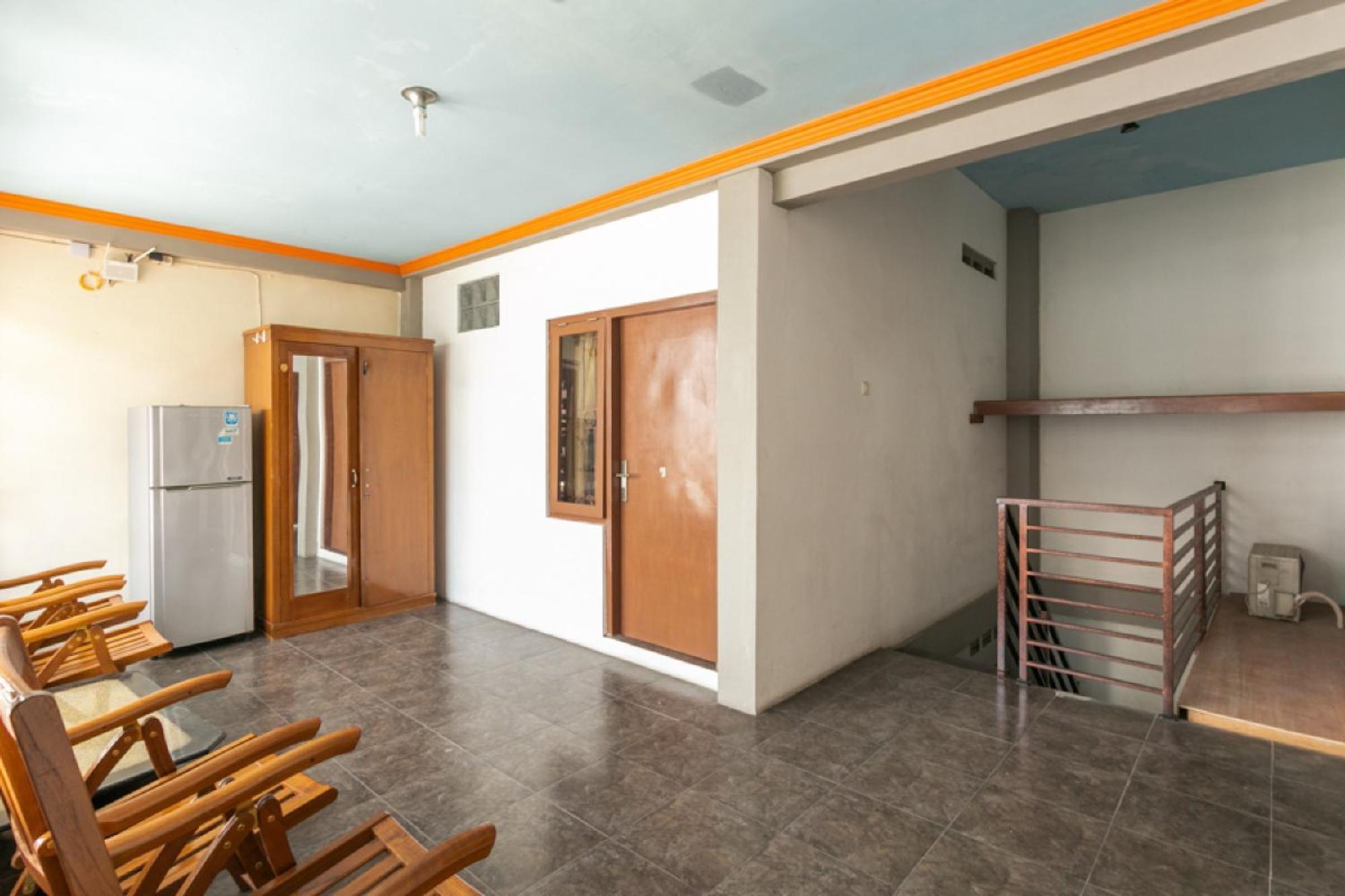 Reddoorz Syariah Near Stadion Manahan Solo 2 Екстер'єр фото