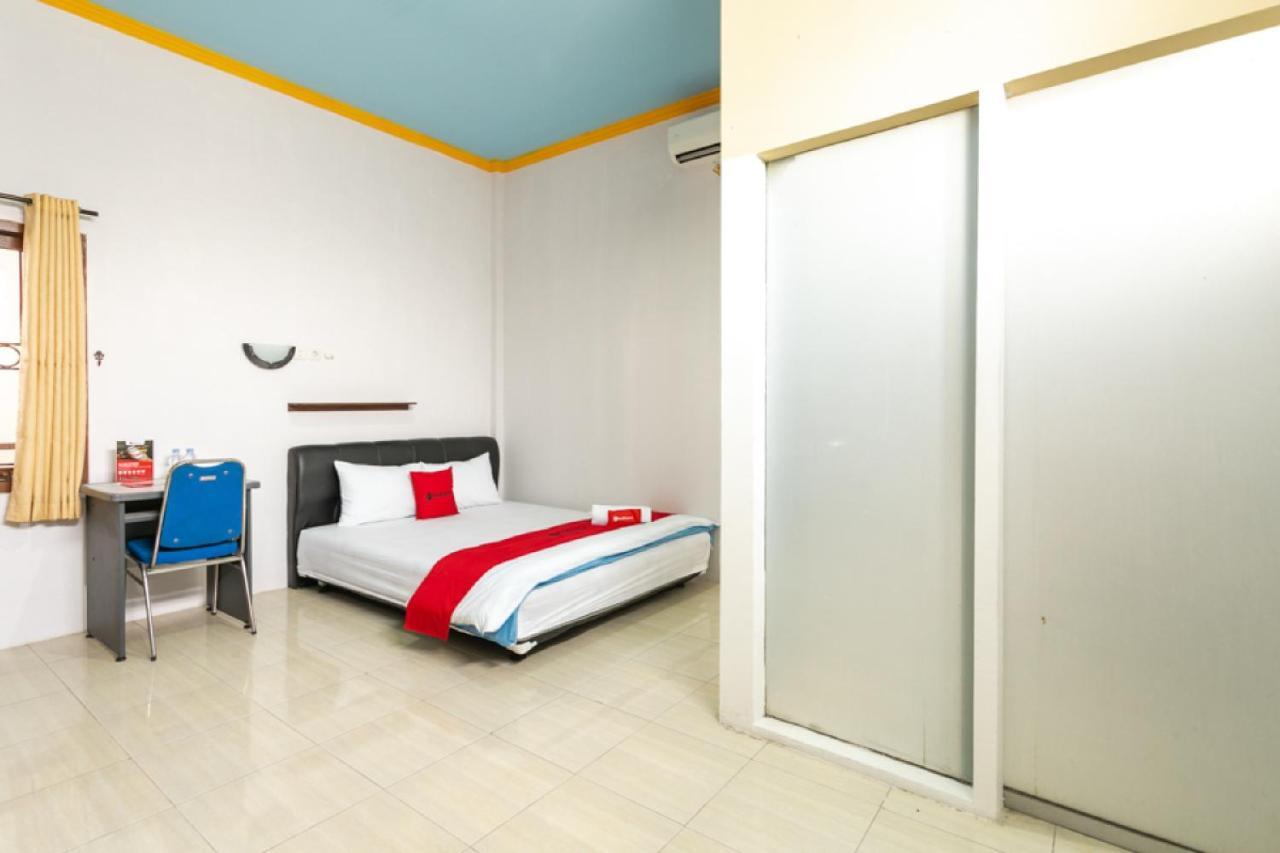 Reddoorz Syariah Near Stadion Manahan Solo 2 Екстер'єр фото