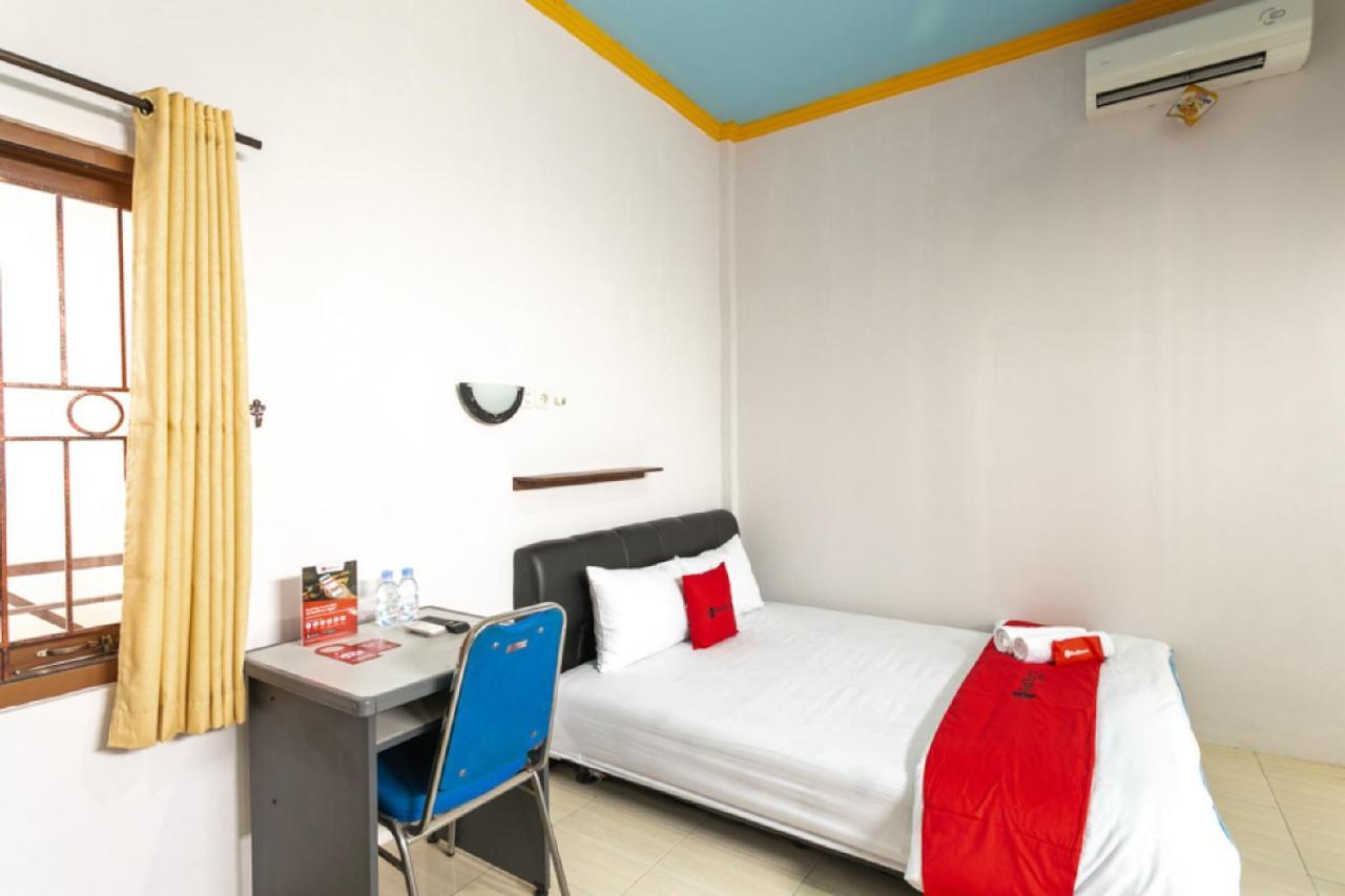 Reddoorz Syariah Near Stadion Manahan Solo 2 Екстер'єр фото