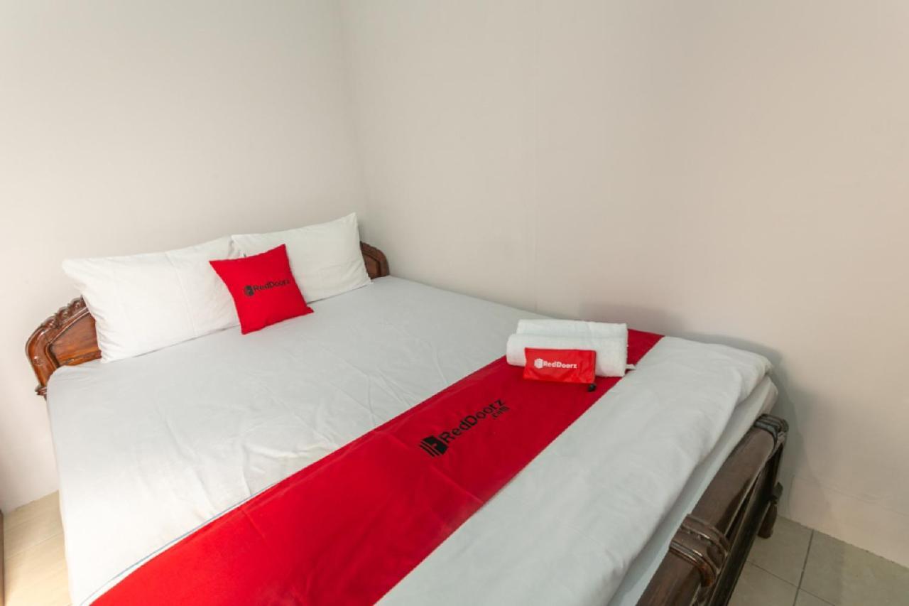 Reddoorz Syariah Near Stadion Manahan Solo 2 Екстер'єр фото