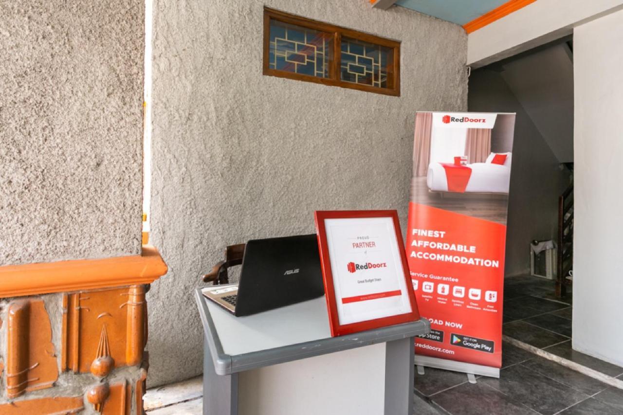 Reddoorz Syariah Near Stadion Manahan Solo 2 Екстер'єр фото